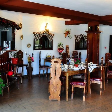 Conacul Domnitei Hotel Voroneţ Exterior foto