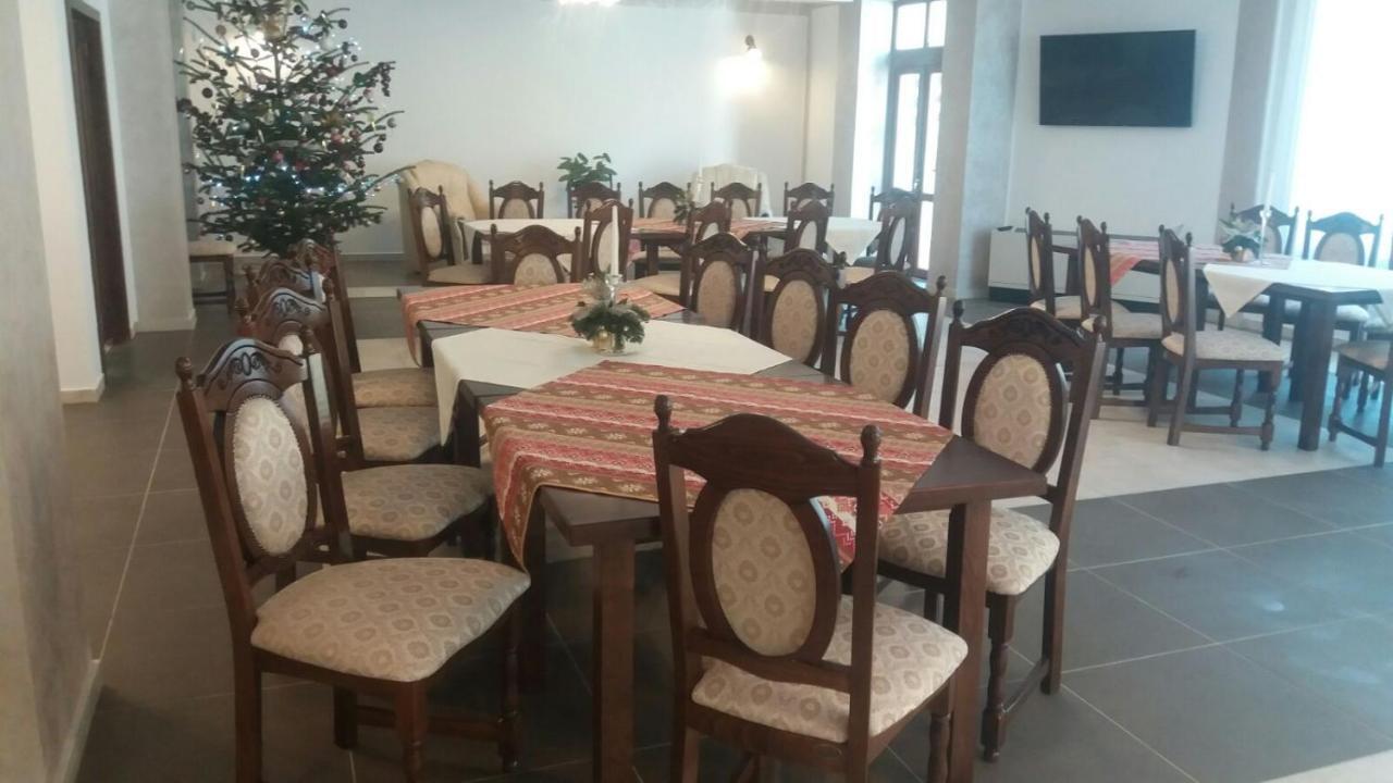 Conacul Domnitei Hotel Voroneţ Exterior foto