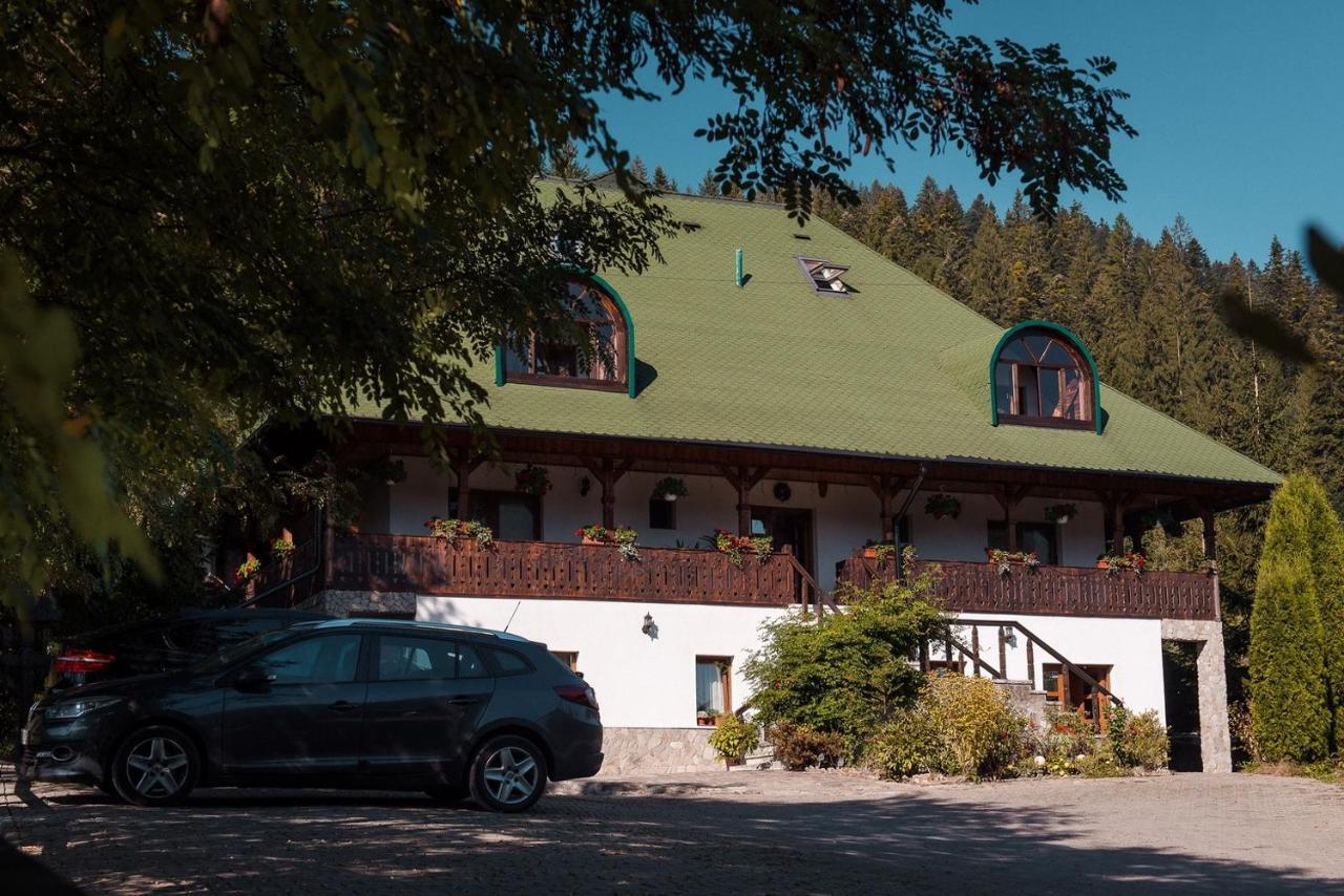 Conacul Domnitei Hotel Voroneţ Exterior foto