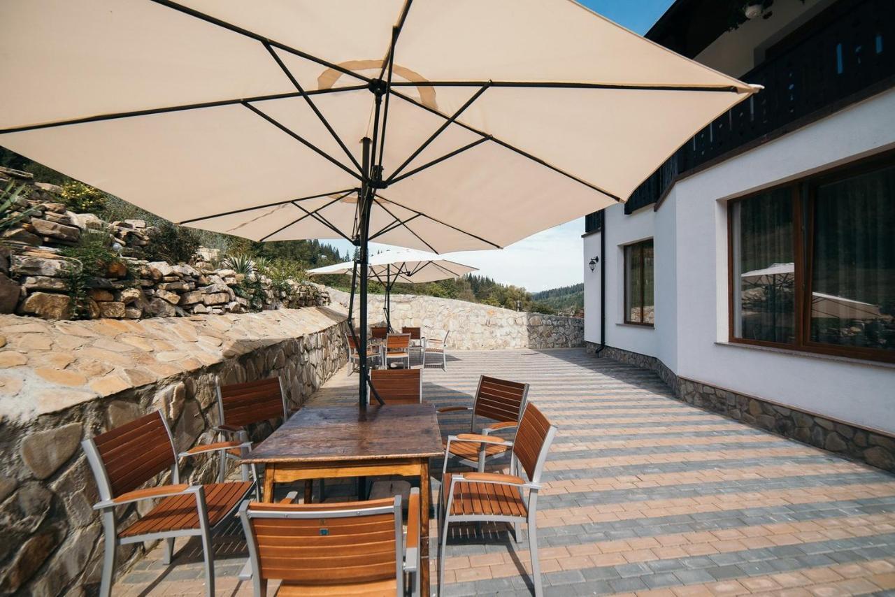 Conacul Domnitei Hotel Voroneţ Exterior foto