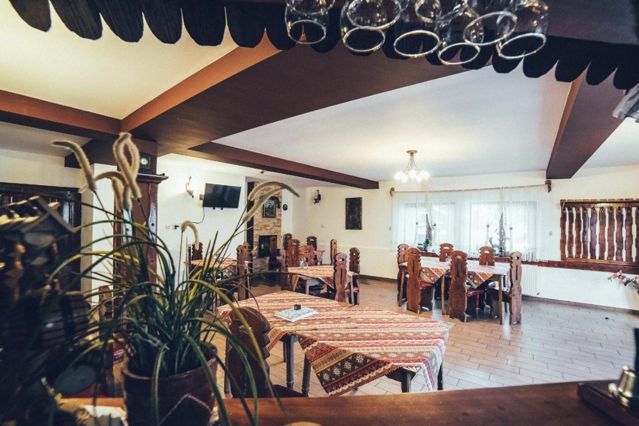 Conacul Domnitei Hotel Voroneţ Exterior foto
