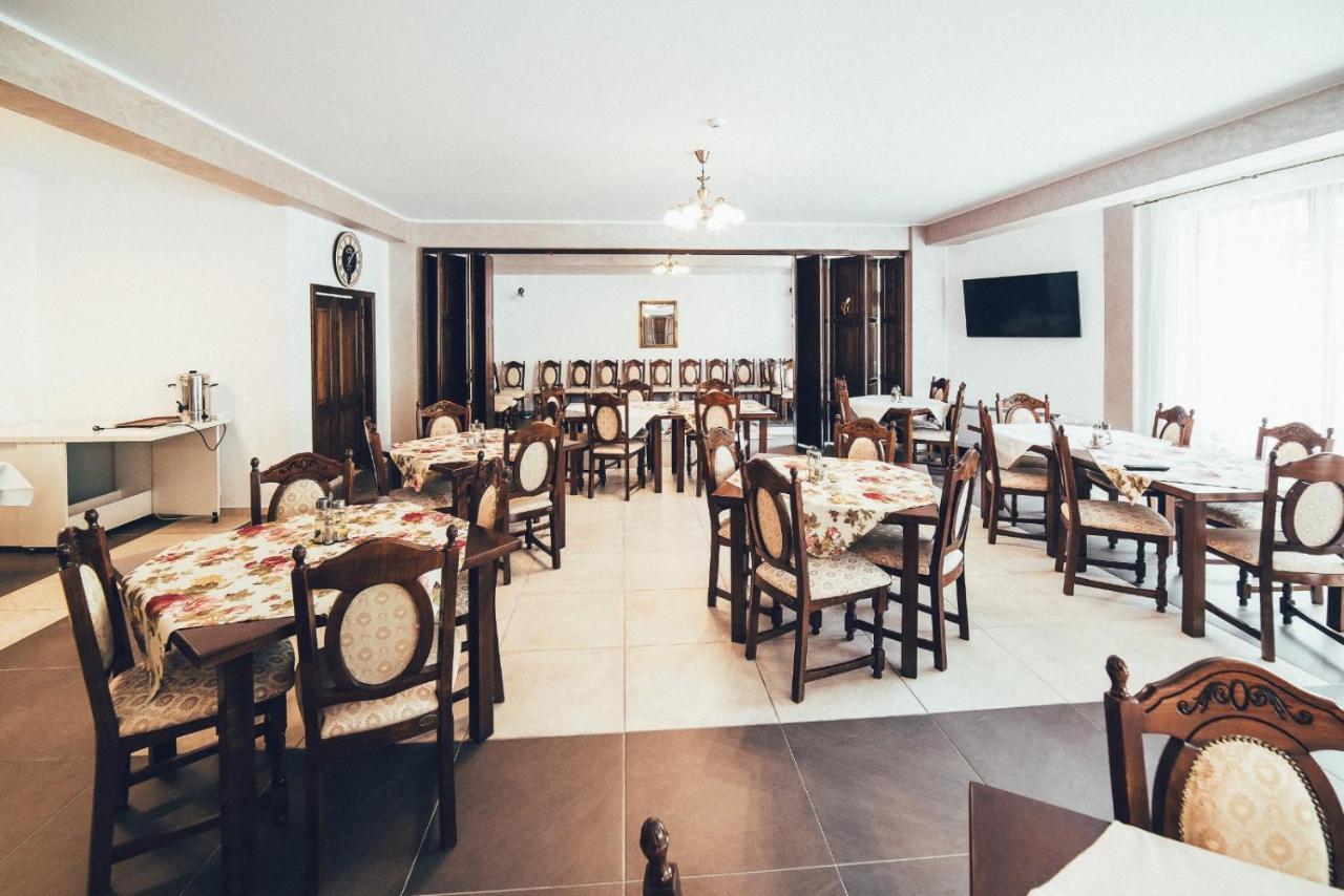 Conacul Domnitei Hotel Voroneţ Exterior foto